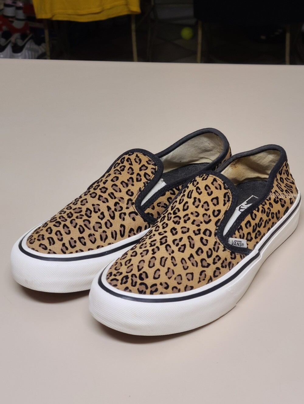 Vans Leopard Slip On SF casual skateboard sneakers size 9